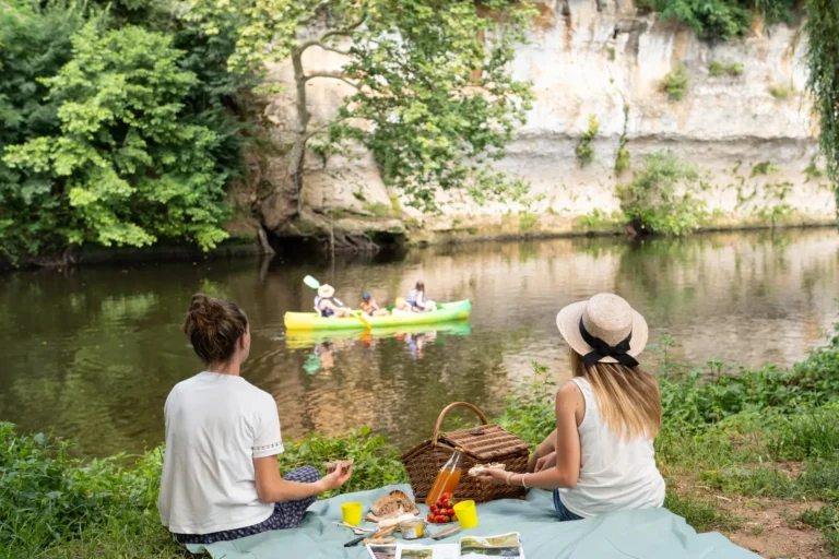 11173 pique nique au bord de la vezere ©instapadesstudio expireson 2034 08 18
