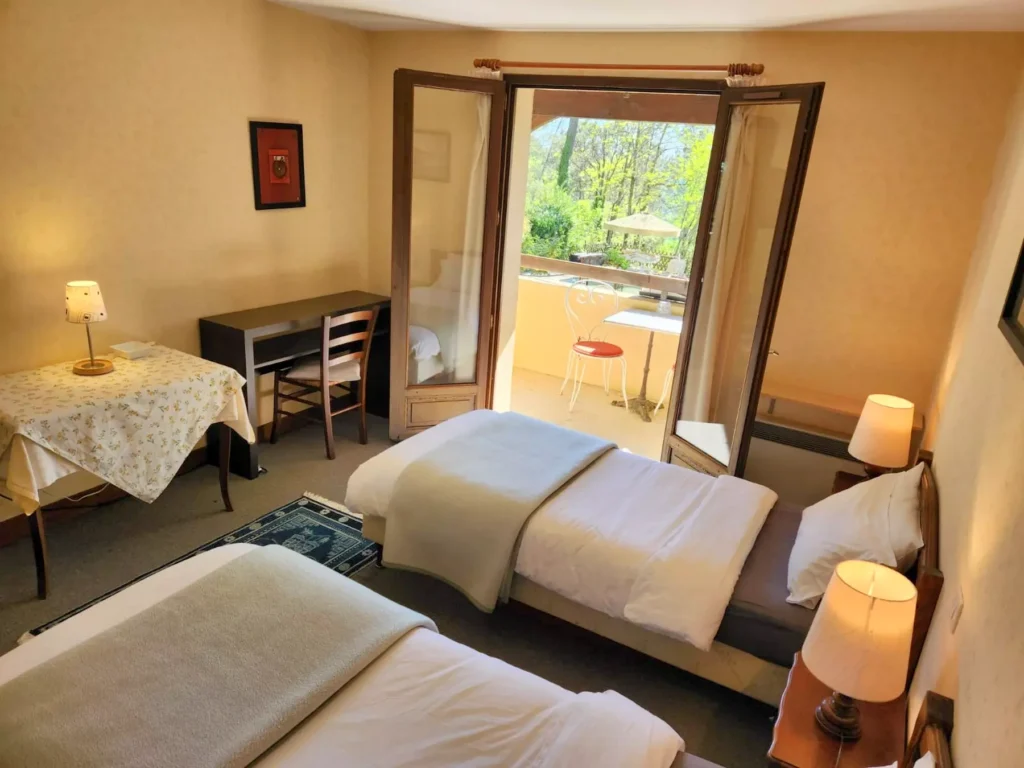 chambre twin hotel perigord st leon sur vezere (8)