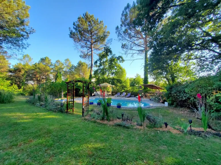 hotel piscine relais cote de jor st leon perigord (6)