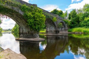 Dordogne insolite : 5 pépites secrètes à découvrir depuis votre séjour à Saint-Léon-sur-Vézère